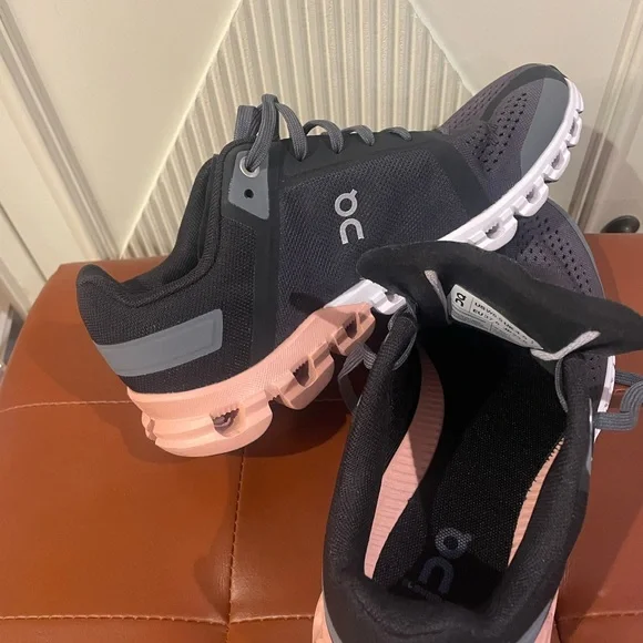 On Running Women's Cloudswift Black, Gray with Rose Accent size 6 - Picture 8 of 8